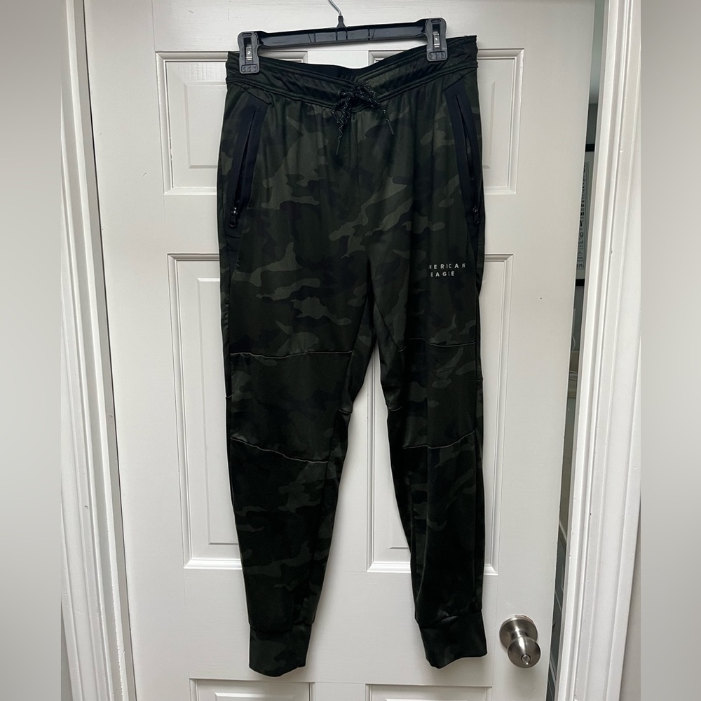 Men’s American Eagle Green Camo Joggers